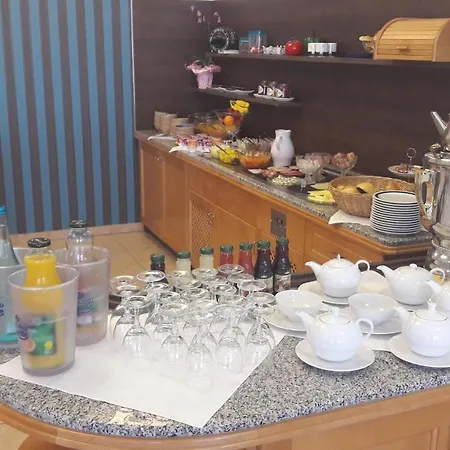 מלון Schloemer 3*